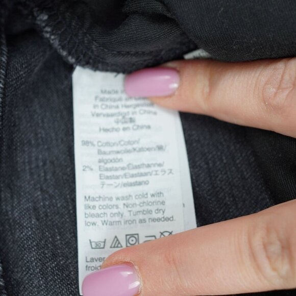 Madewell High-Rise Classic Straight Jean Denim Shorts Black Wash Raw Hem Size 24 - Picture 6 of 8